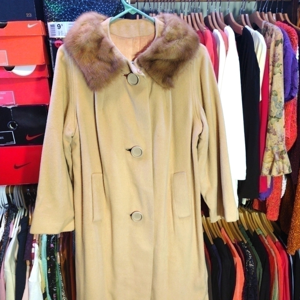 1960s Cashmere Long Cream Coat With Mink Fur Collar Women's M/L